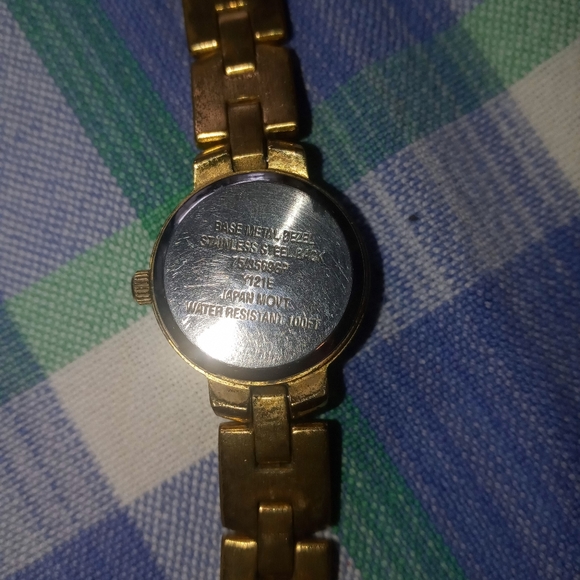 Lot of ladies wrist, bracelet watches (4) 1 of 1 posting - Picture 6 of 13